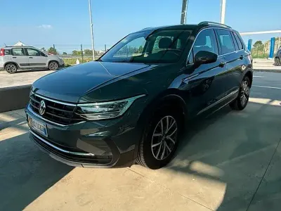 Usata VW Tiguan R-line 150 CV (110 kW) 2022 Grigio SUV