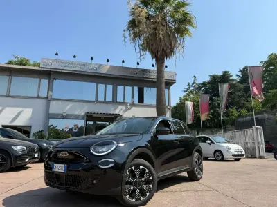 Usata Fiat 600 La Prima 101 CV (74 kW) 2025 Nero SUV