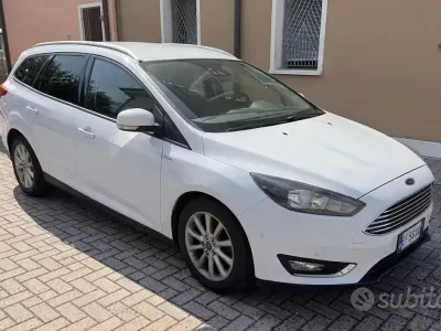 Usata Ford Focus 120 CV (88 kW) 2015 Bianco Station wagon