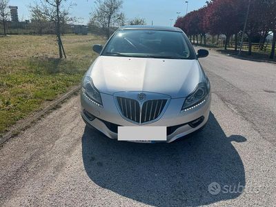 Usado Lancia Delta 120 CV (88 kW) 2009 Gris Utilitario