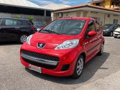 Rosso Usata 2011 Peugeot 107 Utilitaria | 3990 € (Buon prezzo)
