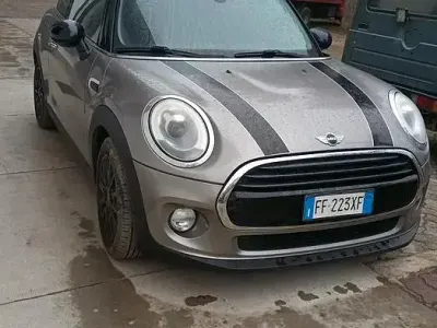 Usata Mini Cooper D 116 CV (85 kW) 2017 Utilitaria