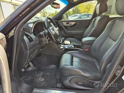 Nero Usata 2014 Infiniti QX70 Premium SUV | 18.000 €