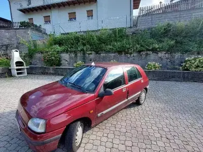 Usata Renault Clio 58 CV (42 kW) 1997 Rosso Utilitaria