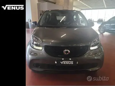 Usata Smart ForFour Passion 71 CV (52 kW) 2016 Grigio Utilitaria