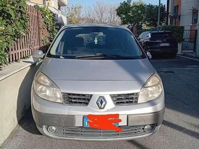 Usata Renault Scénic II Dynamique 120 CV (88 kW) 2005 Argento Monovolume