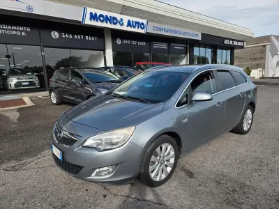 Usata Opel Astra Cosmo 110 CV (80 kW) 2011 Argento Station wagon