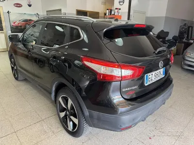 Usata Nissan Qashqai 131 CV (96 kW) 2016 Nero SUV