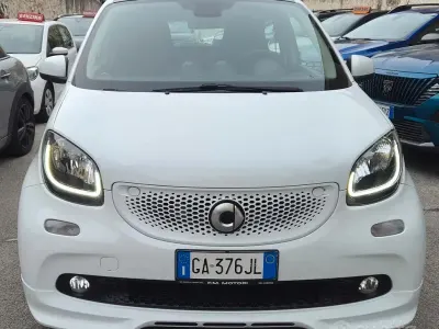Usata Smart ForFour Passion 71 CV (52 kW) 2015 Bianco Utilitaria