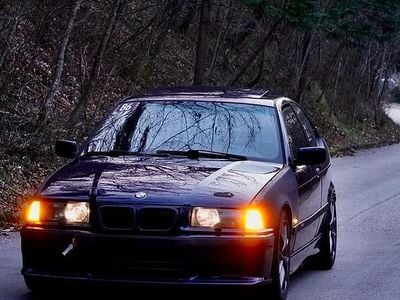 Usata BMW 323 170 CV (125 kW) 1998 Blu Coupé