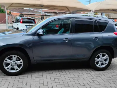 Usata Toyota RAV4 Luxury 150 CV (110 kW) 2010 Grigio SUV