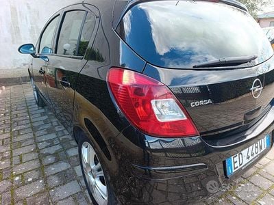 Usata Opel Corsa 75 CV (55 kW) 2011 Nero Utilitaria