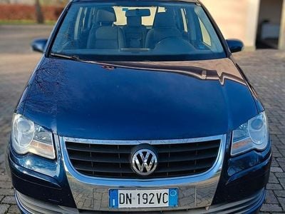 Usata VW Touran Trendline 110 CV (80 kW) 2008 Blu Monovolume