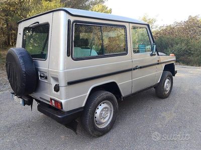 Usata Mercedes 200 109 CV (80 kW) 1988 Grigio SUV