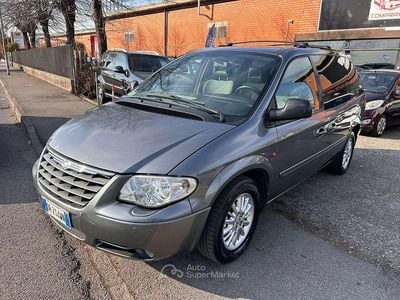 Usata Chrysler Grand Voyager 150 CV (110 kW) 2008 Gray Monovolume