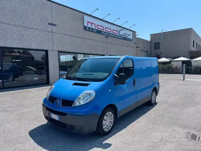 Usata Renault Trafic 90 CV (66 kW) 2007 Bluazzurro Monovolume