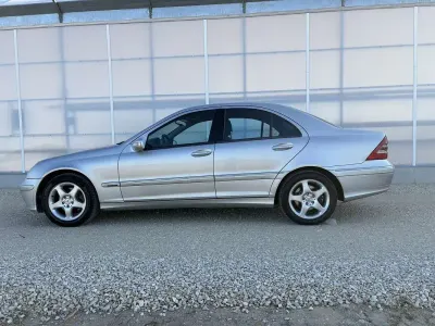 Usata Mercedes C270 Avantgarde 204 CV (150 kW) 2003 Berlina