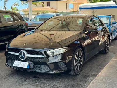 Usata Mercedes A180 116 CV (85 kW) 2021 Nero Berlina