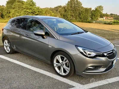 Usata Opel Astra 160 CV (117 kW) 2017 Grigio Berlina