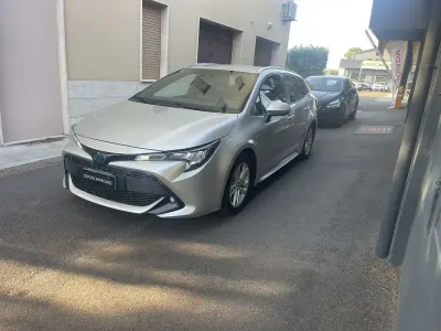 Usata Toyota Corolla Active 122 CV (89 kW) 2019 Grigio Station wagon