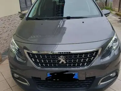 Usata Peugeot 2008 S 102 CV (75 kW) 2019 Grigio SUV