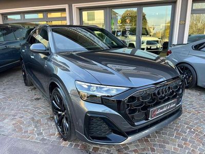 Nuova Audi Q8 S-line plus 286 CV (210 kW) 2025 Grigio daytona pearleffekt SUV