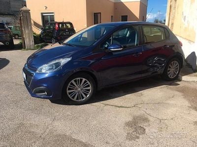 Usata Peugeot 208 Allure 74 CV (54 kW) 2016 Blu Utilitaria