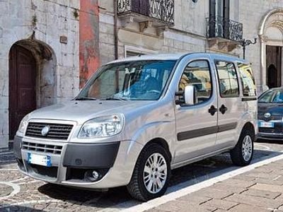 Begagnad Fiat Doblò 85 HK (62 kW) 2007 Grå Minibuss