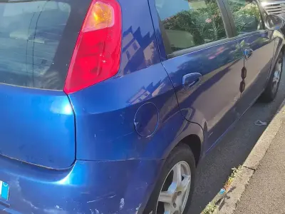 Usata Fiat Grande Punto Active 65 CV (47 kW) 2007 Bluazzurro Utilitaria