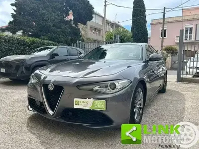 Usata Alfa Romeo Giulia Super 179 CV (131 kW) 2017 Grigio Berlina