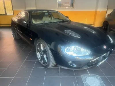 Usata Jaguar XKR 363 CV (266 kW) 2000 Nero Coupé
