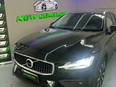 Usata Volvo V60 Business Edition 250 CV (183 kW) 2020 Nero Station wagon