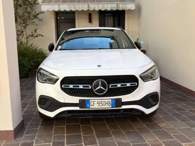 Usata Mercedes GLA200 150 CV (110 kW) 2021 Bianco SUV