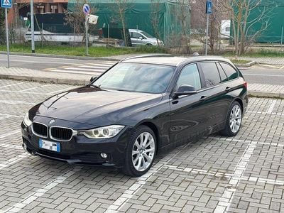 Usata BMW 320 Comfort Edition 2015 Nero Station wagon