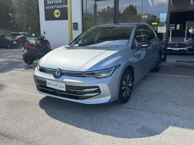 Usata VW Golf VIII Goal 150 CV (110 kW) 2024 Argento Berlina