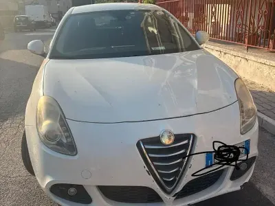 Usata Alfa Romeo Giulietta 105 CV (77 kW) 2013 Utilitaria