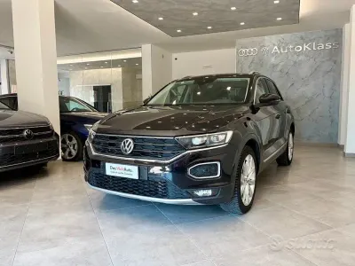 Usata VW T-Roc 150 CV (110 kW) 2019 Nero SUV