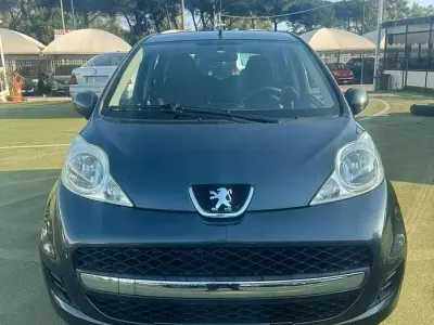 Usata Peugeot 107 68 CV (50 kW) 2009 Nero Utilitaria