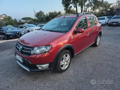 Gebraucht Dacia Sandero Prestige 75 PS (55 kW) 2015 Rot Limousine