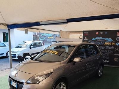 Usata Renault Scénic III Luxe 110 CV (80 kW) 2011 Oro Monovolume