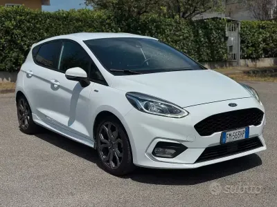 Usata Ford Fiesta ST-Line 100 CV (73 kW) 2018 Bianco Utilitaria