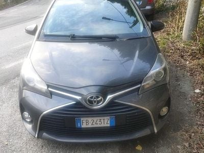 Usata Toyota Yaris 2015 Grigio Berlina