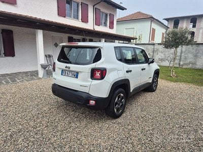 Usata Jeep Renegade Sport 120 CV (88 kW) 2015 Bianco SUV