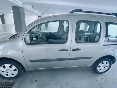 Usata Renault Kangoo 106 CV (77 kW) 2011 Verde Monovolume