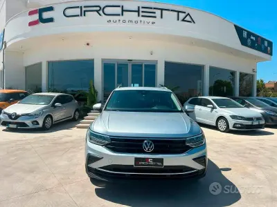 Usata VW Tiguan Life 150 CV (110 kW) 2023 Grigio SUV