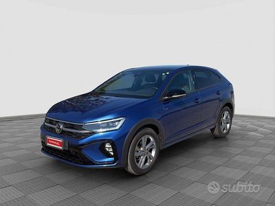 Usata VW Taigo R-line 116 CV (85 kW) 2024 Reef blue con tetto nero pastello SUV