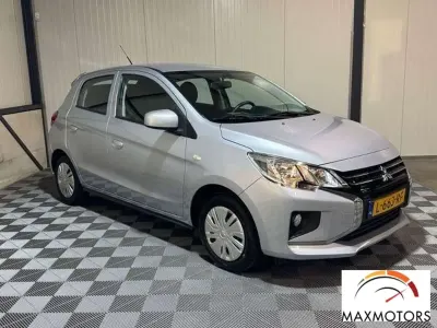 Usata Mitsubishi Space Star Invite 71 CV (52 kW) 2021 Grigio chiaro Berlina