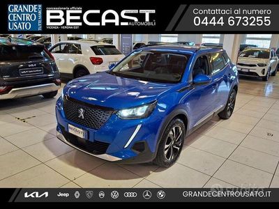 Usata Peugeot 2008 Allure 131 CV (96 kW) 2021 Blu elettrico metallizzato SUV