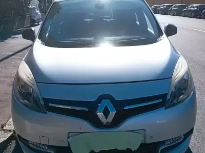 Usata Renault Scénic III XMOD 110 CV (80 kW) 2016 Grigio Monovolume
