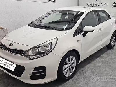 Usata Kia Rio Active 84 CV (61 kW) 2016 Bianco Utilitaria